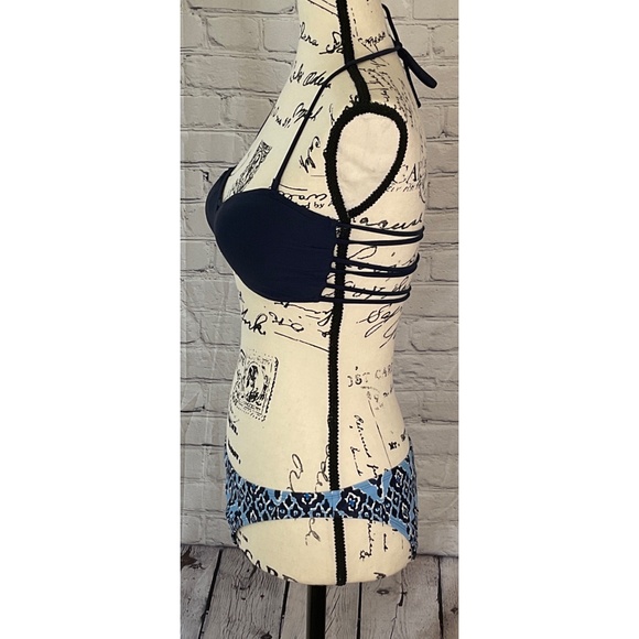 Aerie Junior’s Geo Print Blue Bikini Set (Size L) - Picture 3 of 8